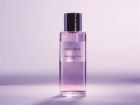 Dare In Gris Dior แคมเปญน้ำหอมที่สื่อถึงความกล้าที่จะเป็นตัวของตัวเอง.